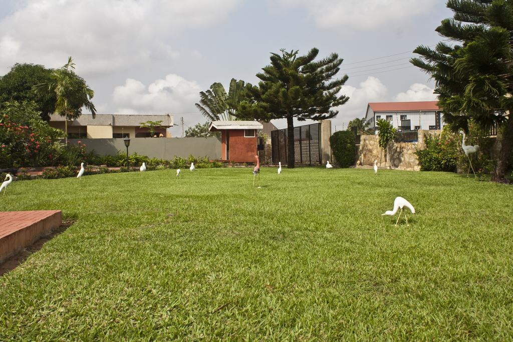 Quest Lodge Spintex Exterior foto