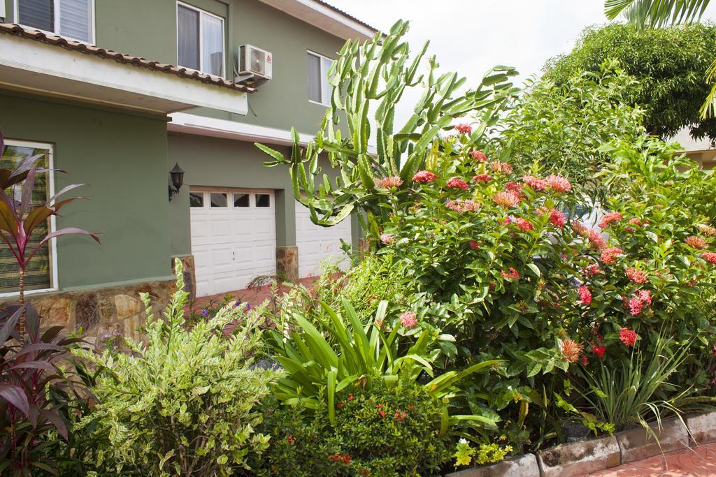 Quest Lodge Spintex Exterior foto