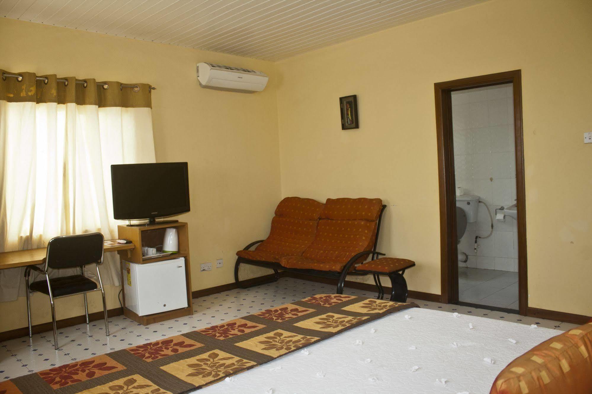 Quest Lodge Spintex Exterior foto